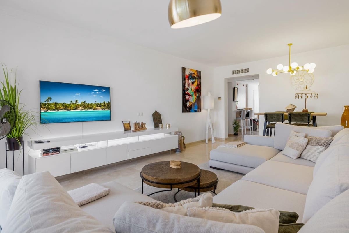 2 sovrum Lägenhet att hyra i Estepona med pool garage - 2 300 € (Ref: 9920958)