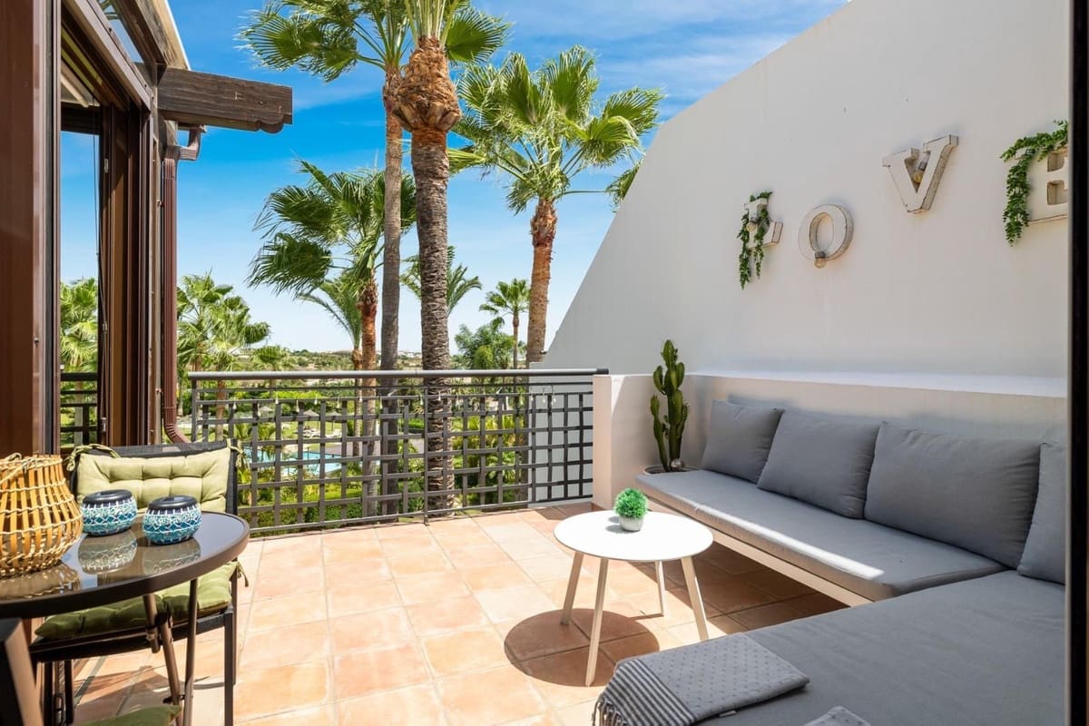 2 sovrum Lägenhet att hyra i Estepona med pool garage - 2 300 € (Ref: 9920958)