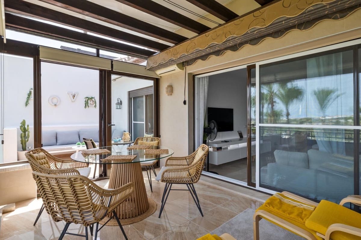 2 sovrum Lägenhet att hyra i Estepona med pool garage - 2 300 € (Ref: 9920958)