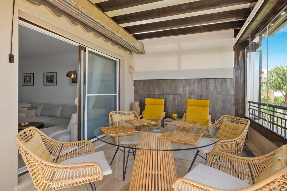2 sovrum Lägenhet att hyra i Estepona med pool garage - 2 300 € (Ref: 9920958)