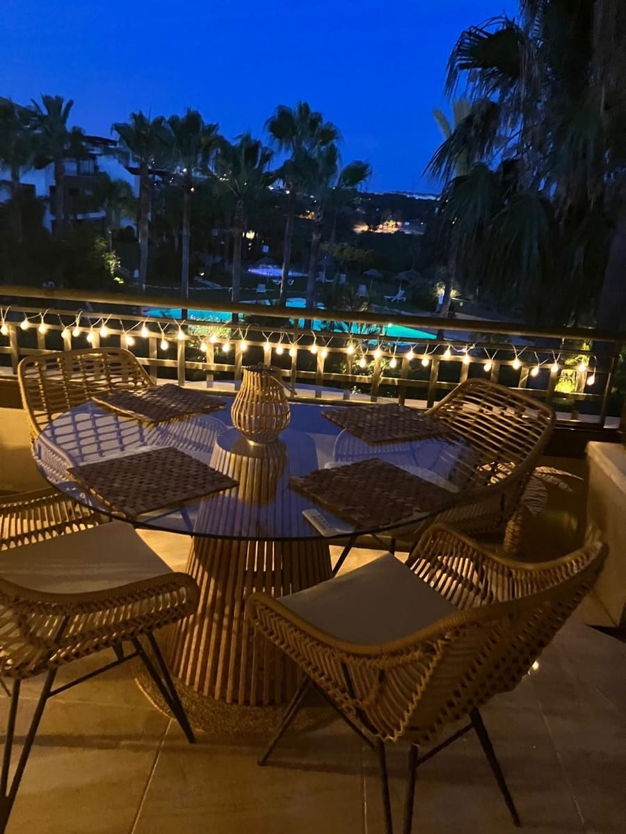 2 sovrum Lägenhet att hyra i Estepona med pool garage - 2 300 € (Ref: 9920958)