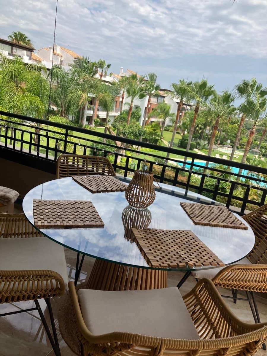 2 sovrum Lägenhet att hyra i Estepona med pool garage - 2 300 € (Ref: 9920958)