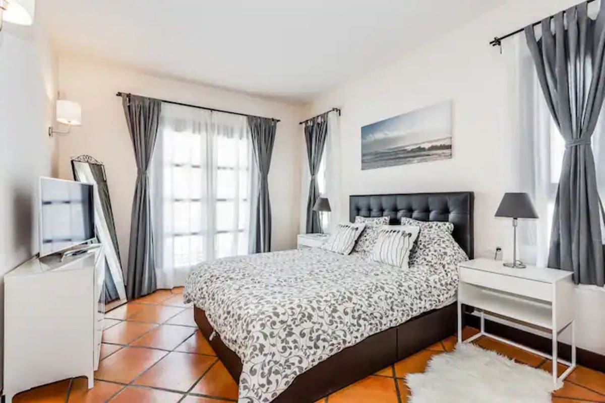 4 Zimmer Haus zu vermieten in Benahavis mit Pool Garage - 3.000 € (Ref: 9920959)