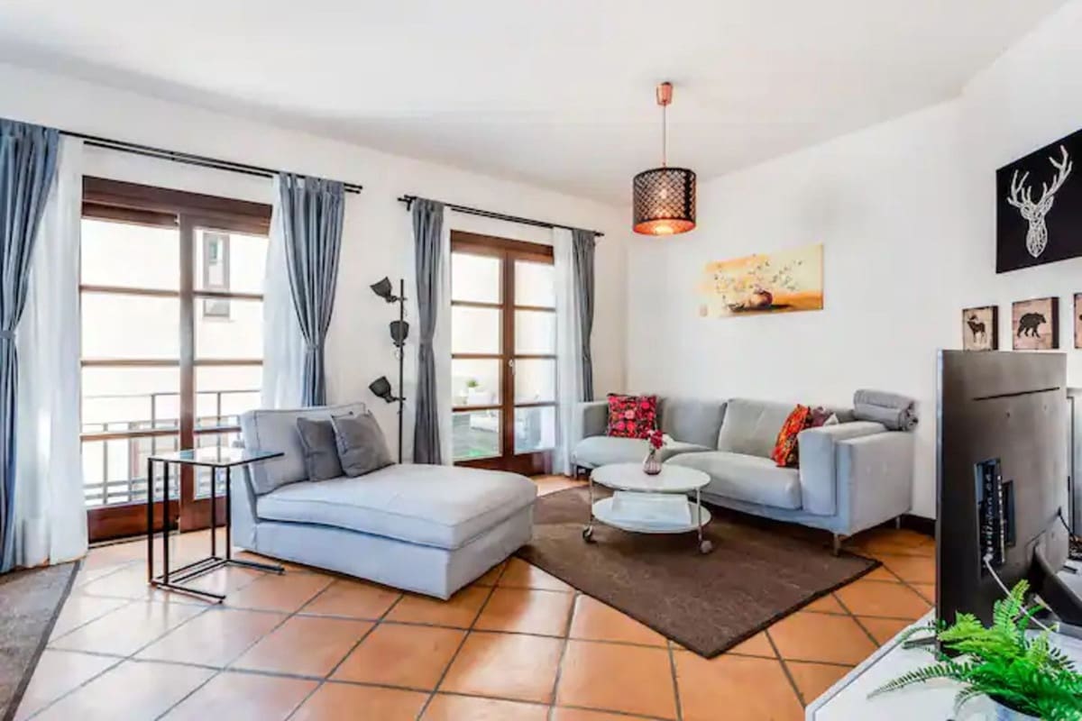 4 Zimmer Haus zu vermieten in Benahavis mit Pool Garage - 3.000 € (Ref: 9920959)