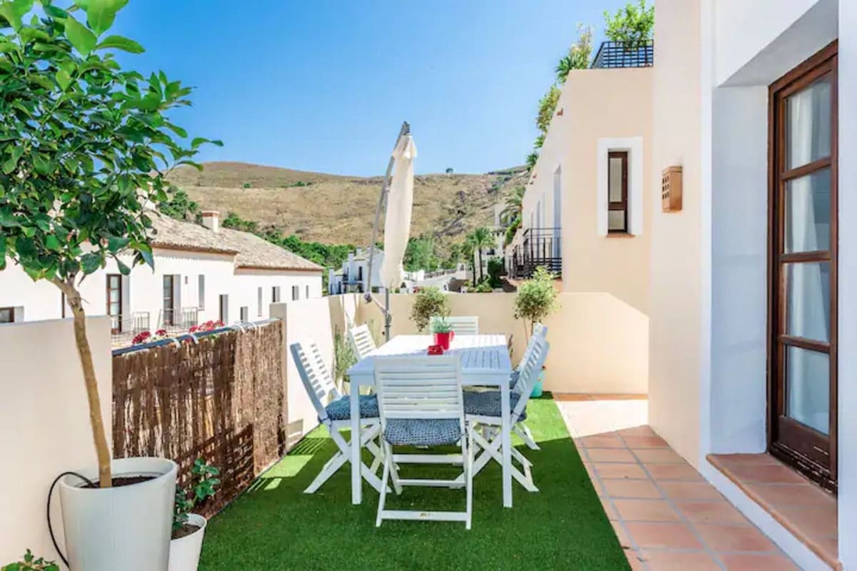 4 Zimmer Haus zu vermieten in Benahavis mit Pool Garage - 3.000 € (Ref: 9920959)