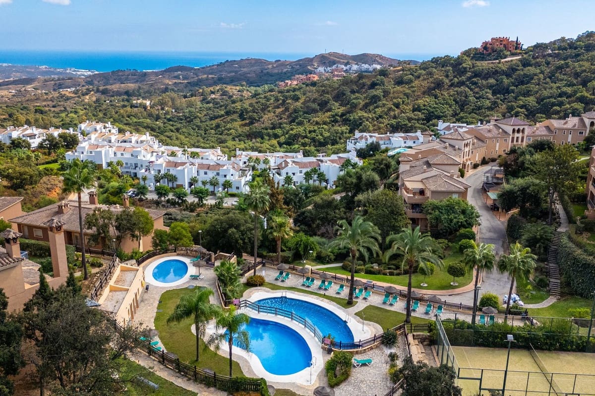 2 Zimmer Apartment zu verkaufen in La Mairena mit Pool Garage - 385.000 € (Ref: 9920960)