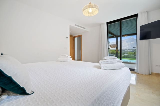 5 slaapkamer Villa voor vakantieverhuur in Las Brisas, Marbella met zwembad garage - € 13.000 (Ref: 9920963)