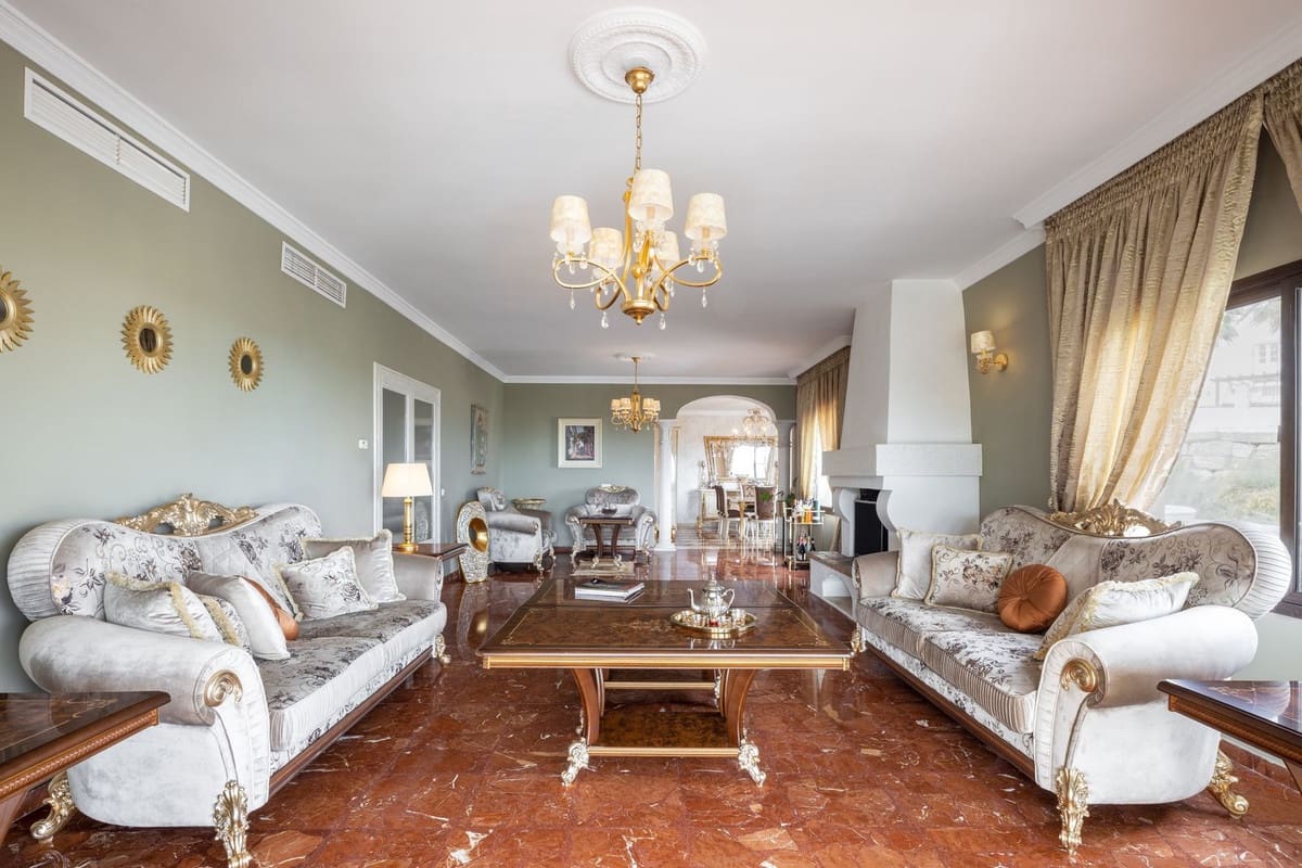 6 bedroom Villa for rent in Benahavis with pool garage - € 7,000 (Ref: 9920964)
