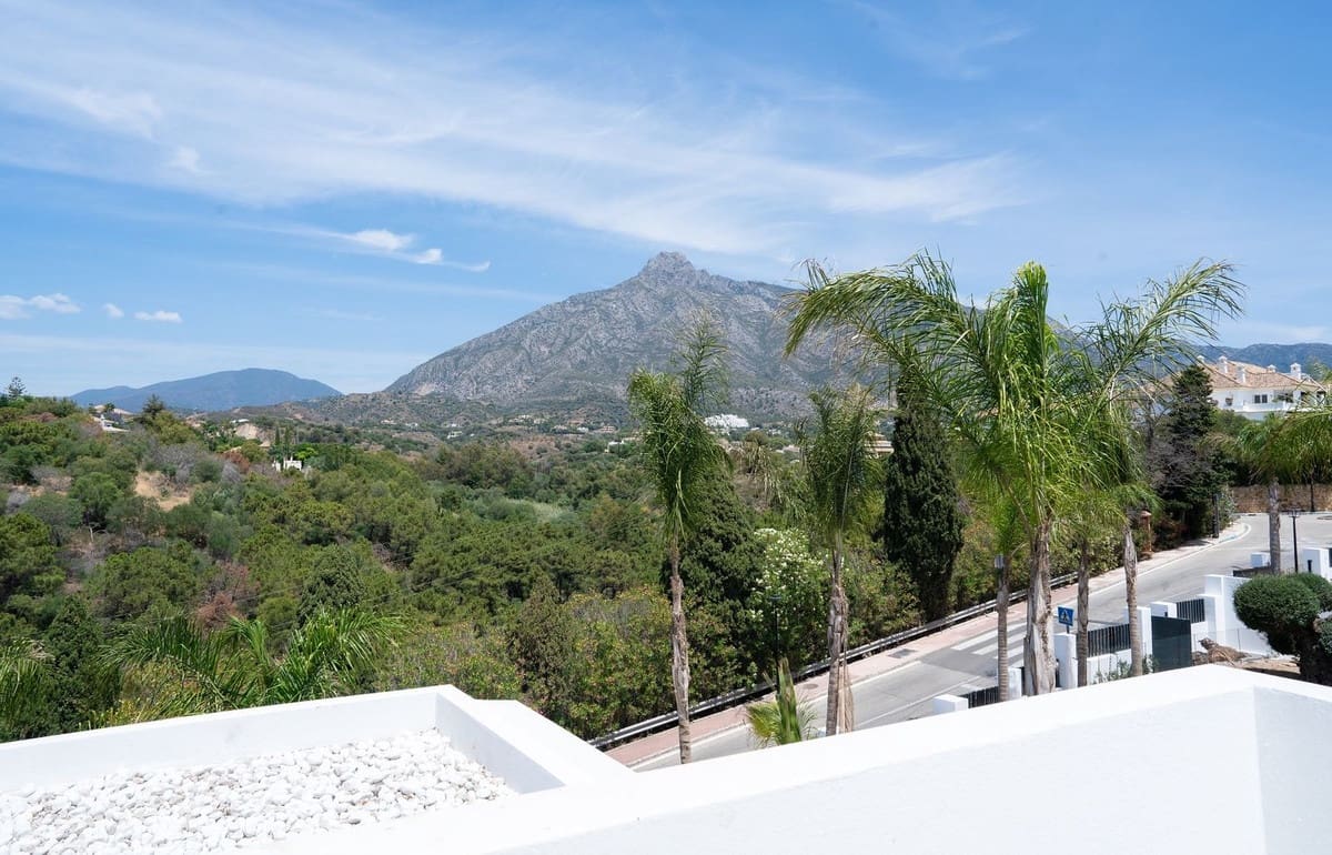 6 camera da letto Villa in vendita in Golden Mile con piscina garage - 6.400.000 € (Rif: 9920966)