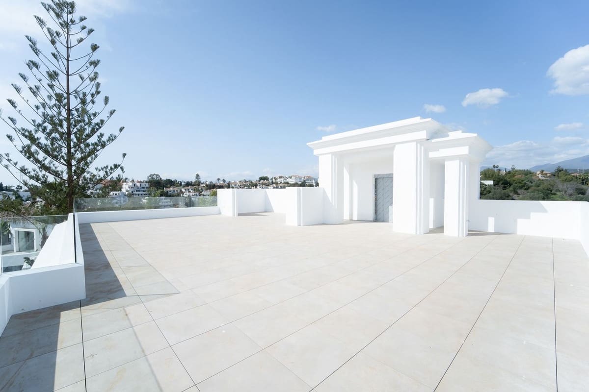 6 camera da letto Villa in vendita in Golden Mile con piscina garage - 6.400.000 € (Rif: 9920966)