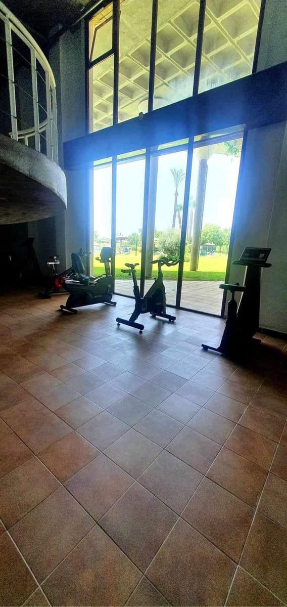 Appartement de 1 chambre à louer à Benahavis avec piscine garage - 1 200 € (Ref: 9920968)