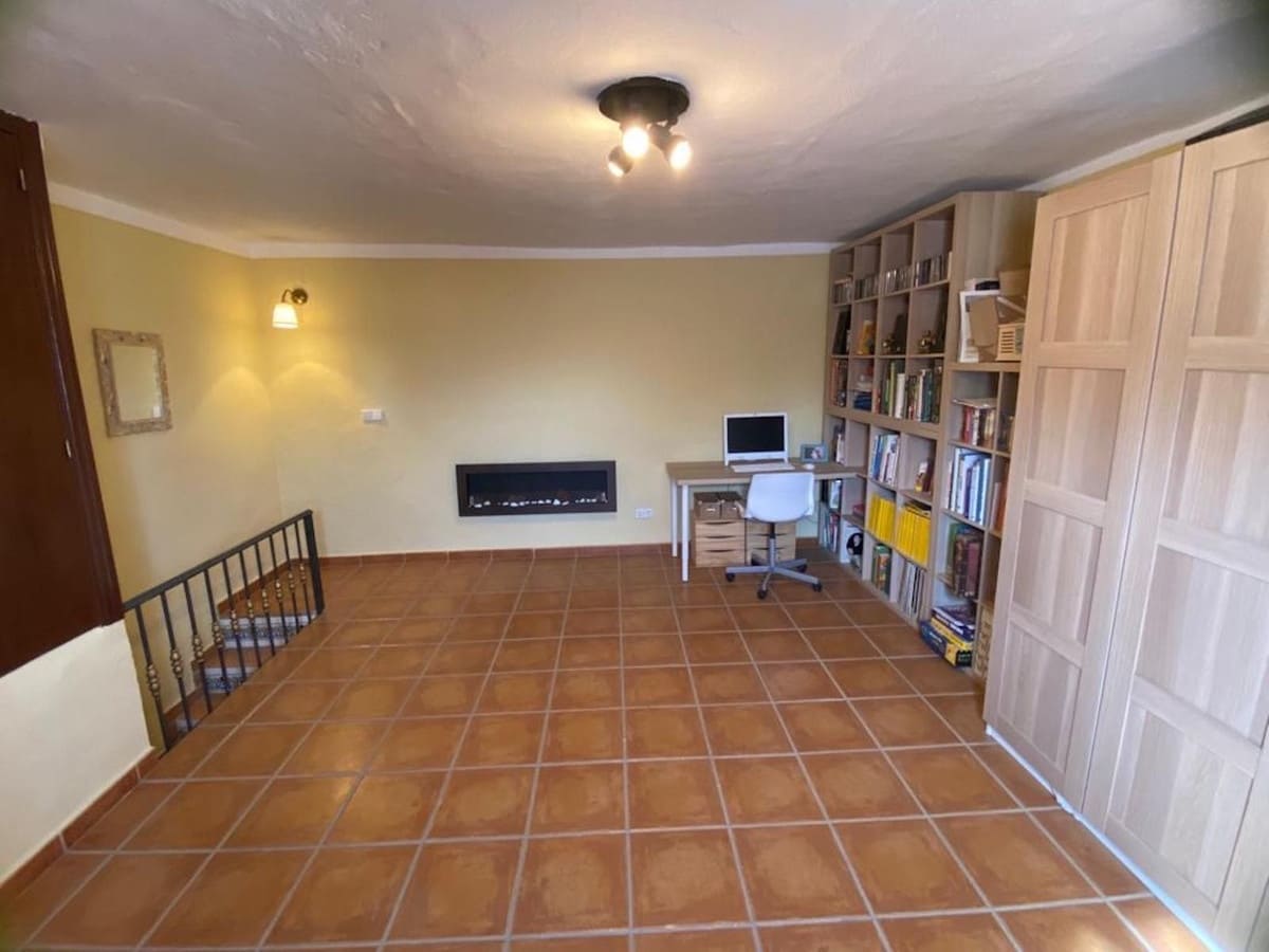 5 soverom Hus til salgs i San Pedro de Alcantara - € 280 000 (Ref: 9920969)