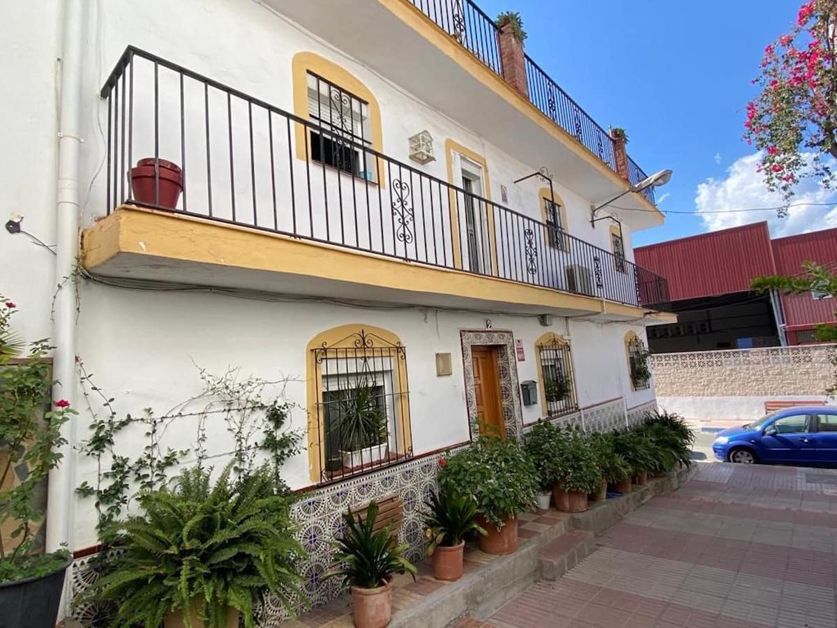 5 soverom Hus til salgs i San Pedro de Alcantara - € 280 000 (Ref: 9920969)