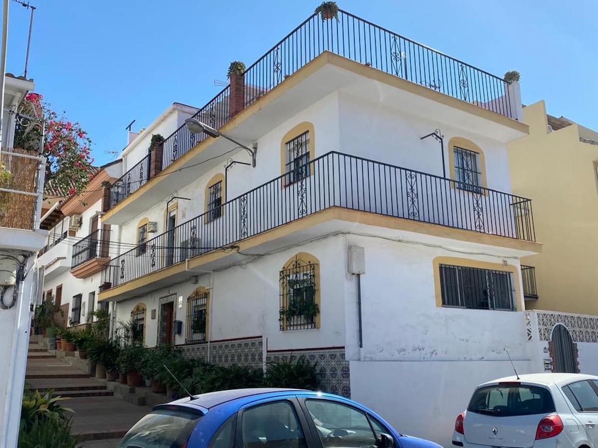 5 soverom Hus til salgs i San Pedro de Alcantara - € 280 000 (Ref: 9920969)