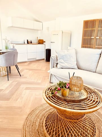 2 slaapkamer Appartement voor vakantieverhuur in Nueva Andalucía Centro, Marbella met zwembad garage - € 1.200 (Ref: 9920970)