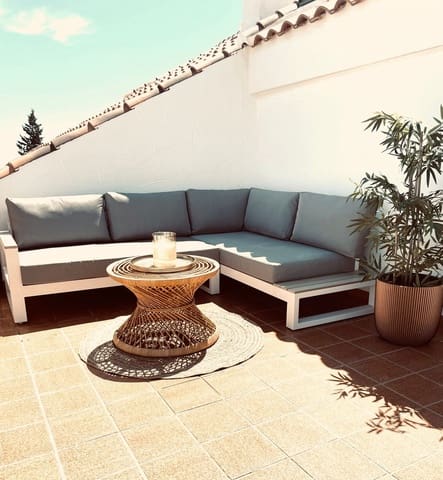 2 slaapkamer Appartement voor vakantieverhuur in Nueva Andalucía Centro, Marbella met zwembad garage - € 1.200 (Ref: 9920970)