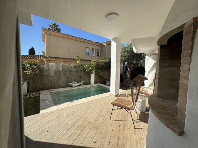 4 slaapkamer Villa voor vakantieverhuur in Bahía de Marbella, Marbella met zwembad garage - € 2.000 (Ref: 9920973)