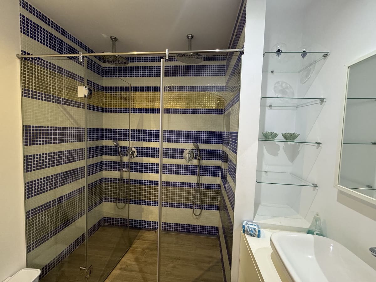 4 slaapkamer Villa voor vakantieverhuur in Bahia de Marbella met zwembad garage - € 2.000 (Ref: 9920973)
