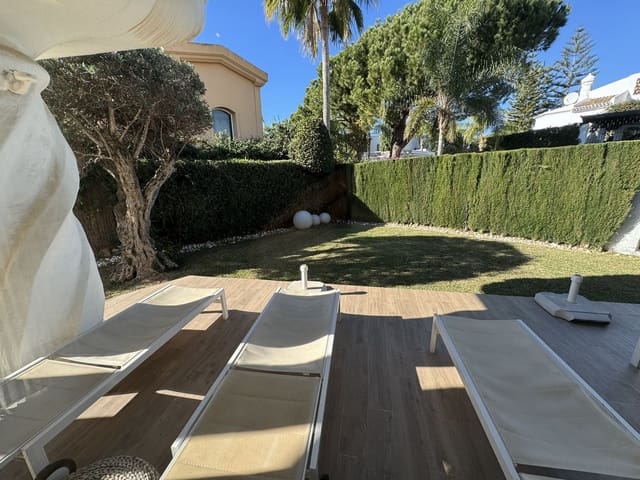 4 slaapkamer Villa voor vakantieverhuur in Bahía de Marbella, Marbella met zwembad garage - € 2.000 (Ref: 9920973)