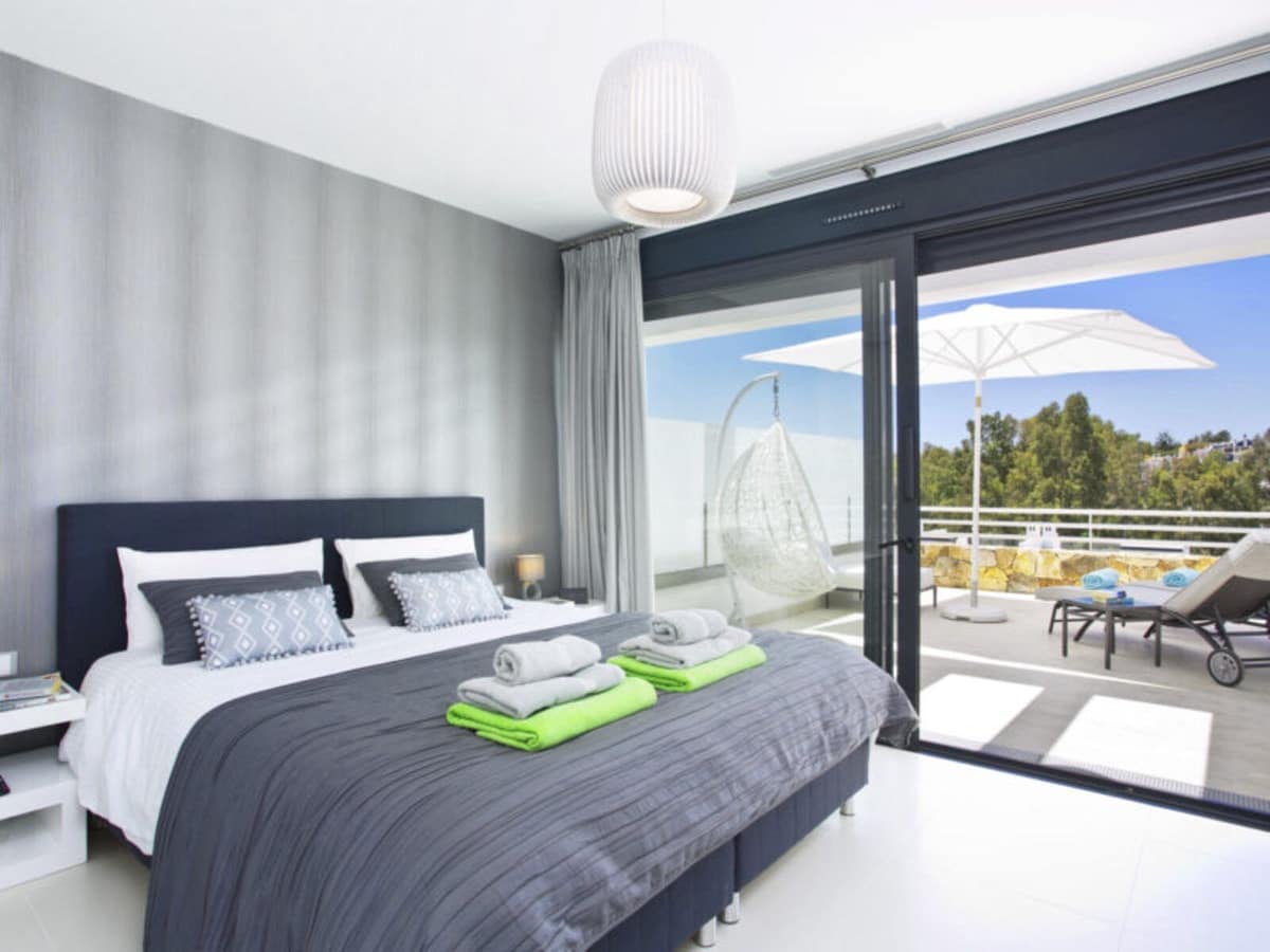 3 quarto Casa em Banda para arrendamento para férias em Golden Mile com piscina Garagem - 4 000 € (Ref: 9920974)