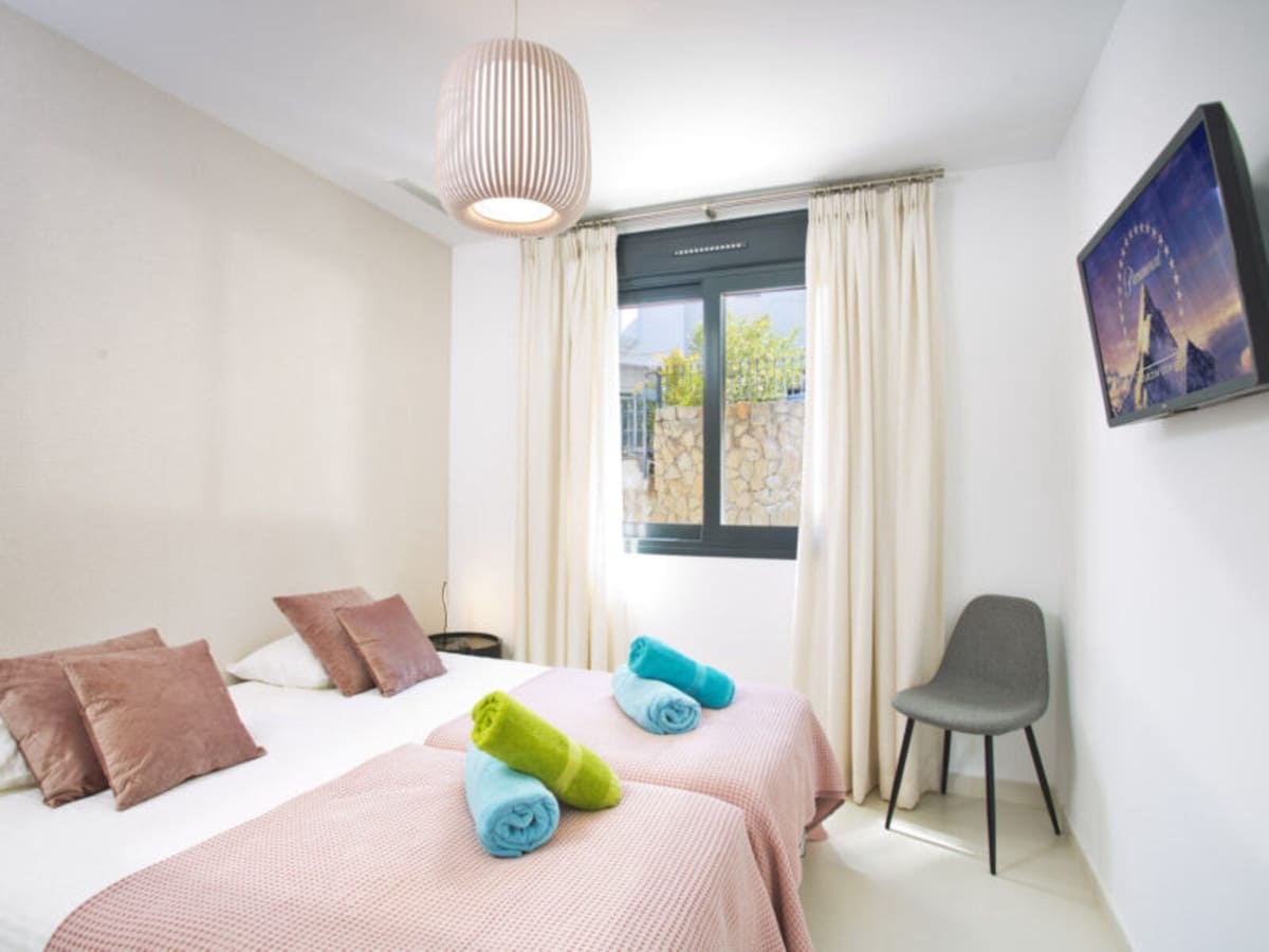 3 quarto Casa em Banda para arrendamento para férias em Golden Mile com piscina Garagem - 4 000 € (Ref: 9920974)
