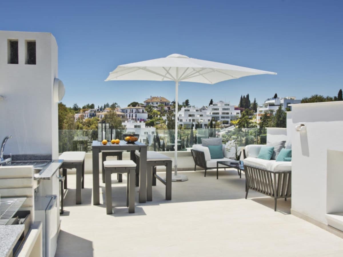 3 quarto Casa em Banda para arrendamento para férias em Golden Mile com piscina Garagem - 4 000 € (Ref: 9920974)