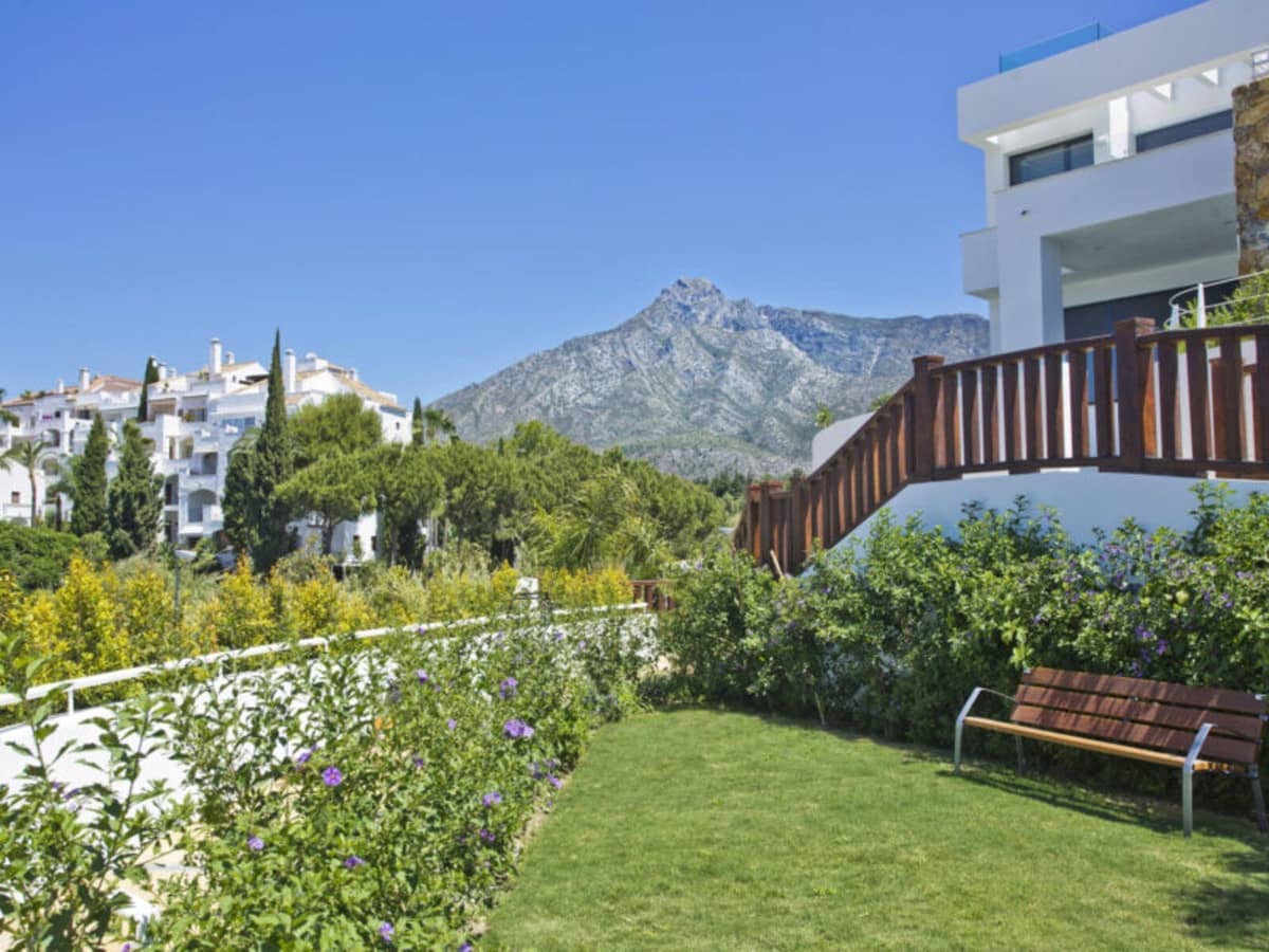 3 quarto Casa em Banda para arrendamento para férias em Golden Mile com piscina Garagem - 4 000 € (Ref: 9920974)