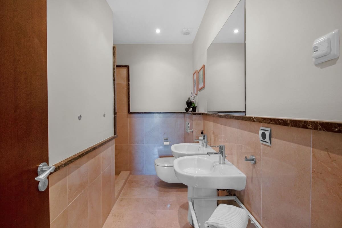 3 soveværelse Villa til salg i Benahavis med swimmingpool garage - € 1.100.000 (Ref: 9920975)