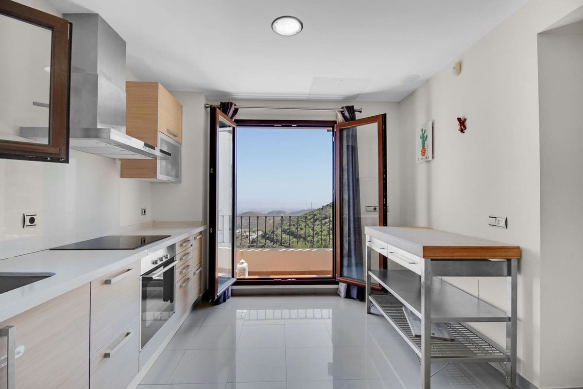 3 soveværelse Villa til salg i Benahavis med swimmingpool garage - € 1.100.000 (Ref: 9920975)