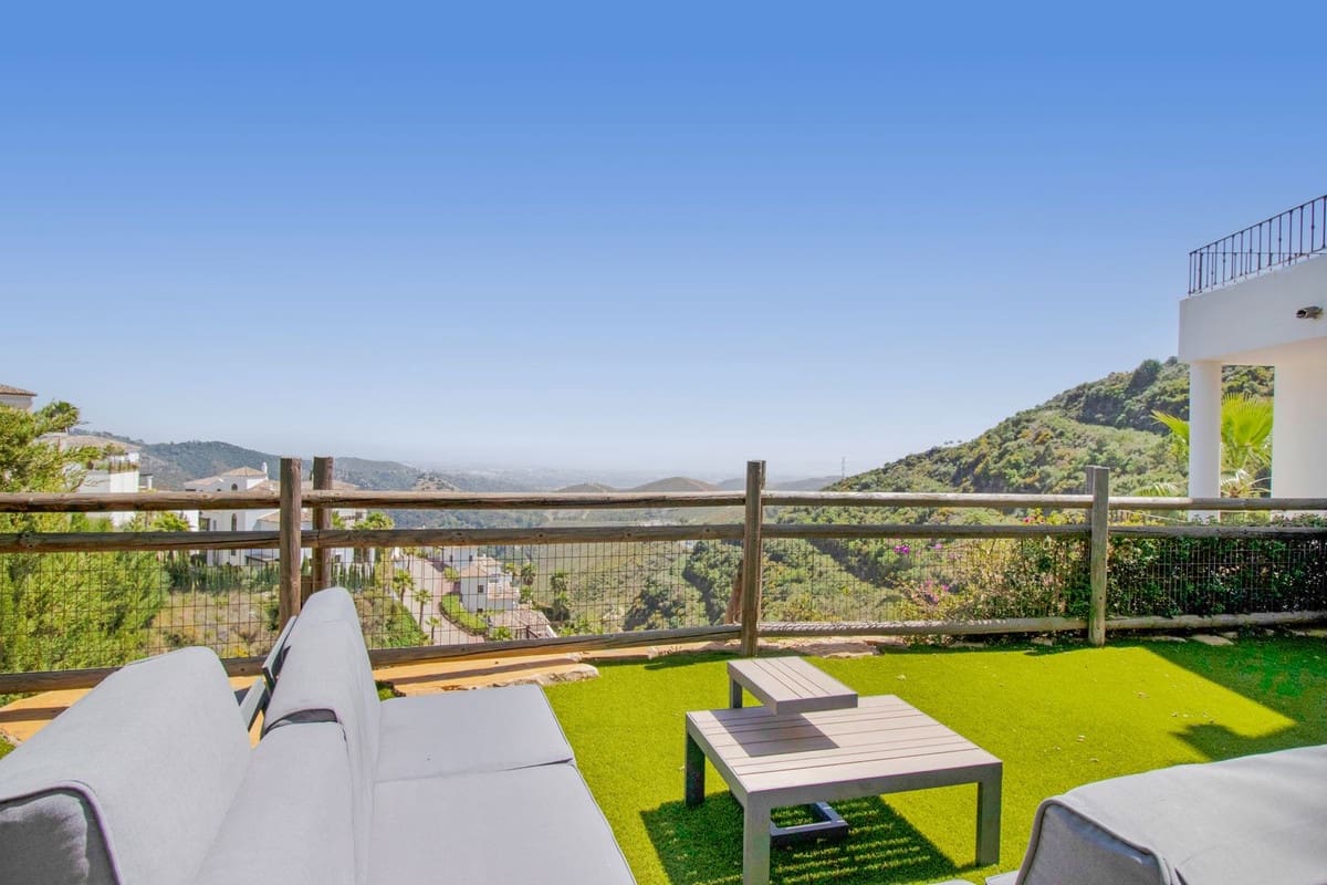 3 soveværelse Villa til salg i Benahavis med swimmingpool garage - € 1.100.000 (Ref: 9920975)