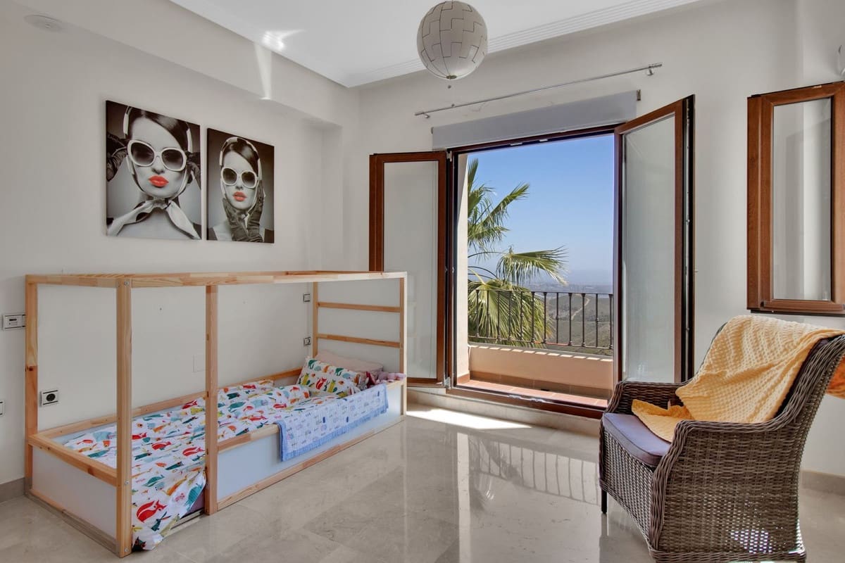 3 soveværelse Villa til salg i Benahavis med swimmingpool garage - € 1.100.000 (Ref: 9920975)