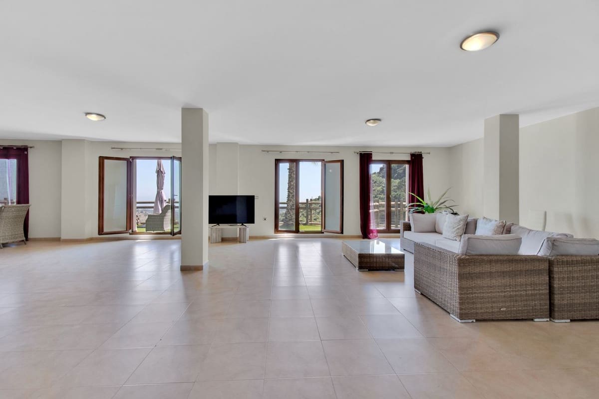 3 soveværelse Villa til salg i Benahavis med swimmingpool garage - € 1.100.000 (Ref: 9920975)