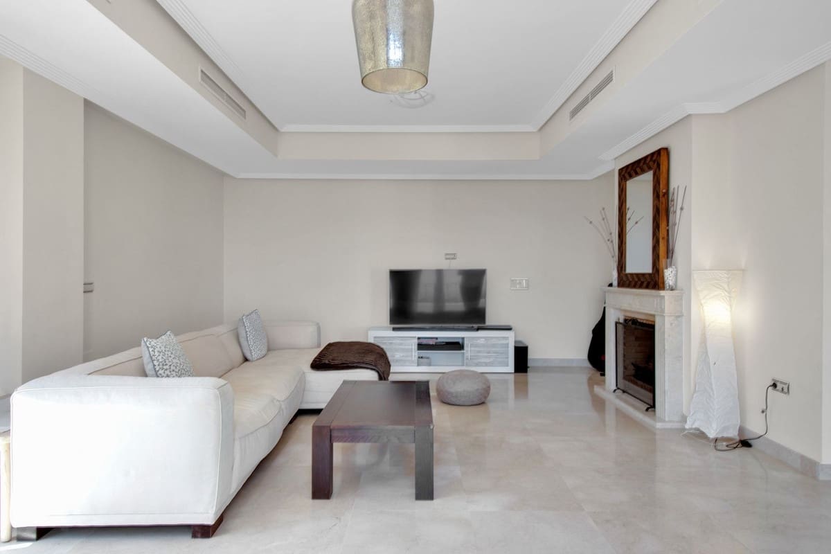 3 soveværelse Villa til salg i Benahavis med swimmingpool garage - € 1.100.000 (Ref: 9920975)