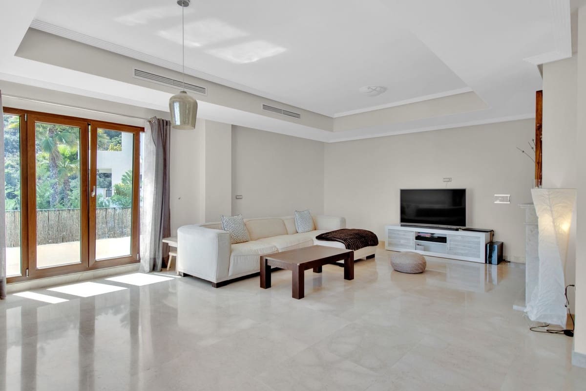 3 soveværelse Villa til salg i Benahavis med swimmingpool garage - € 1.100.000 (Ref: 9920975)
