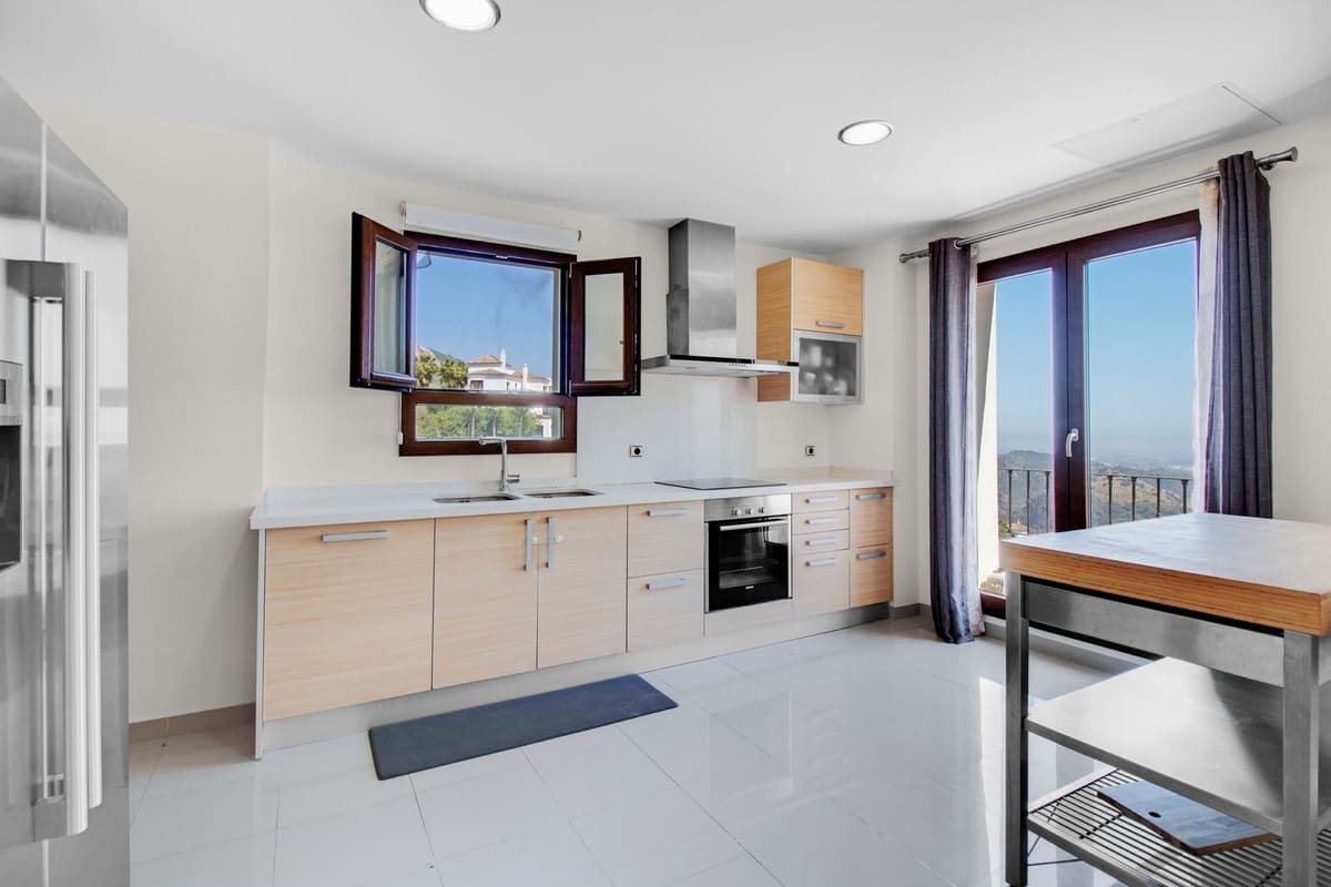 3 soveværelse Villa til salg i Benahavis med swimmingpool garage - € 1.100.000 (Ref: 9920975)