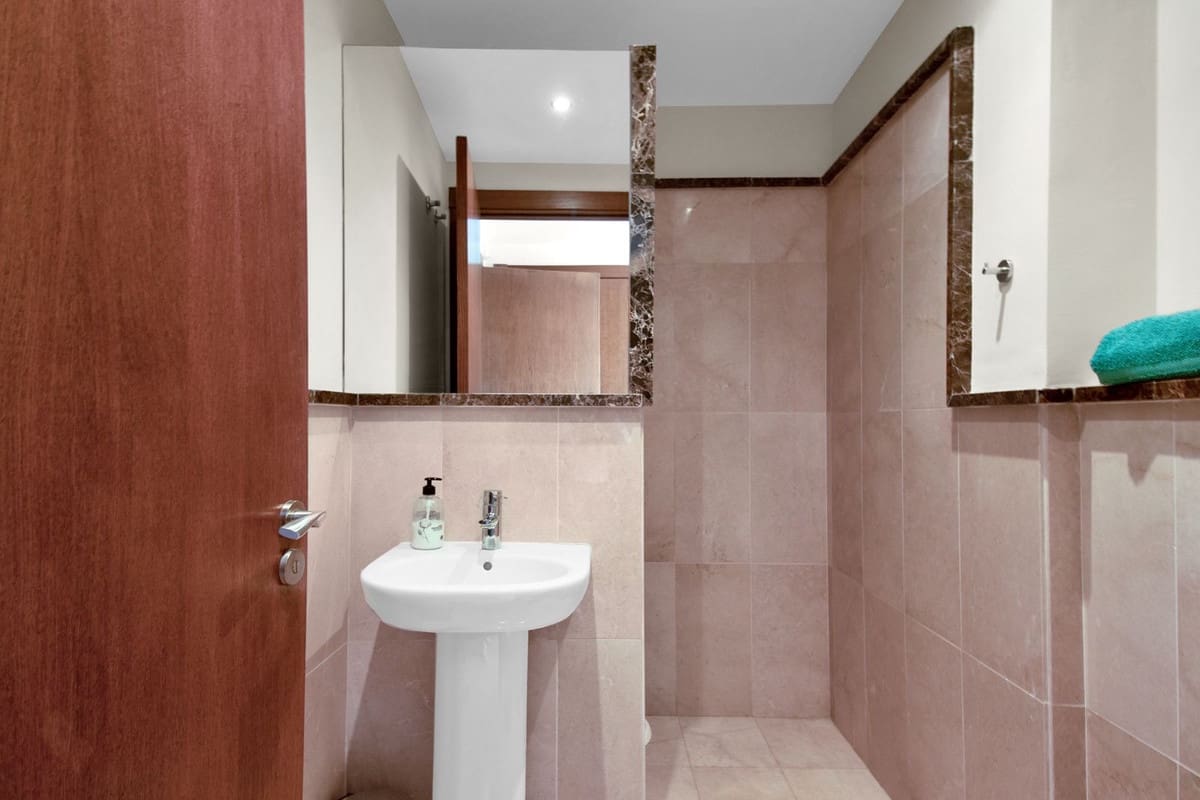 3 sypialnia Willa do wynajęcia w Benahavis z basenem garażem - 6 000 € (Ref: 9920976)