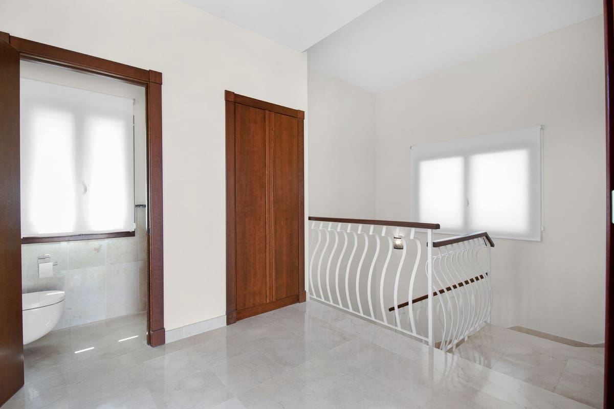 3 sypialnia Willa do wynajęcia w Benahavis z basenem garażem - 6 000 € (Ref: 9920976)