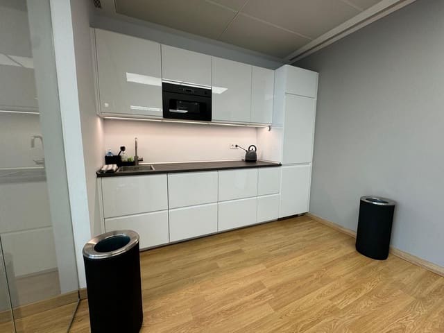 Biuro do wynajęcia w Ricardo Soriano, Marbella z garażem - 6 000 € (Ref: 9920978)