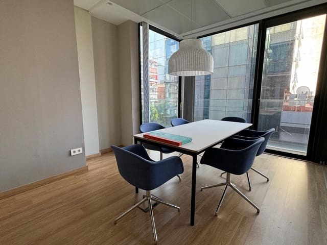 Biuro do wynajęcia w Ricardo Soriano, Marbella z garażem - 6 000 € (Ref: 9920978)