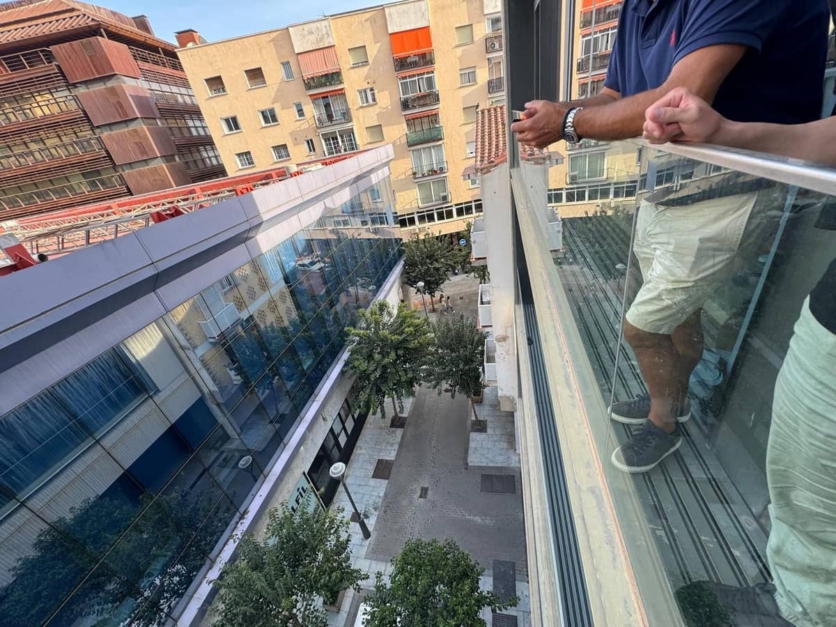 Biuro do wynajęcia w Marbella z garażem - 6 000 € (Ref: 9920978)