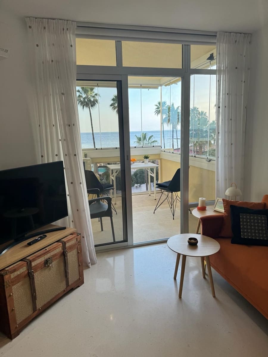 1 slaapkamer Appartement voor vakantieverhuur in Marbella met zwembad - € 700 (Ref: 9920979)