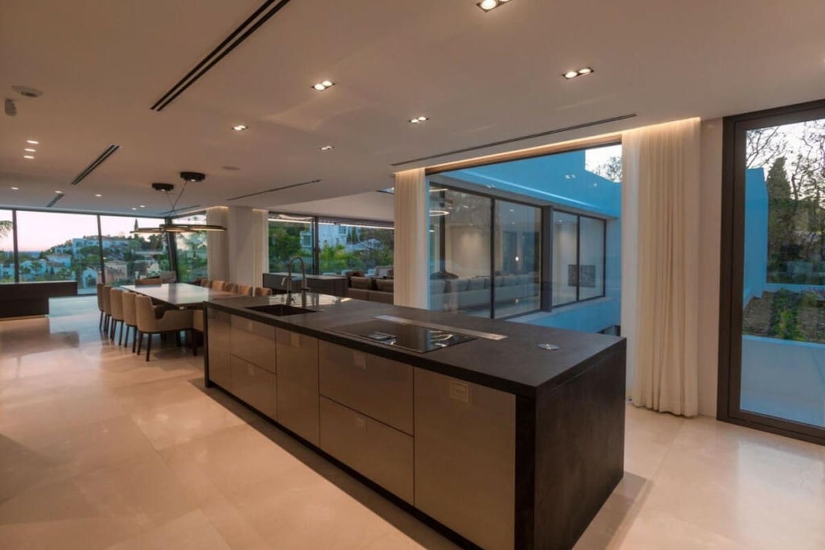 6 Zimmer Villa zu verkaufen in La Quinta mit Pool - 6.450.000 € (Ref: 9920980)