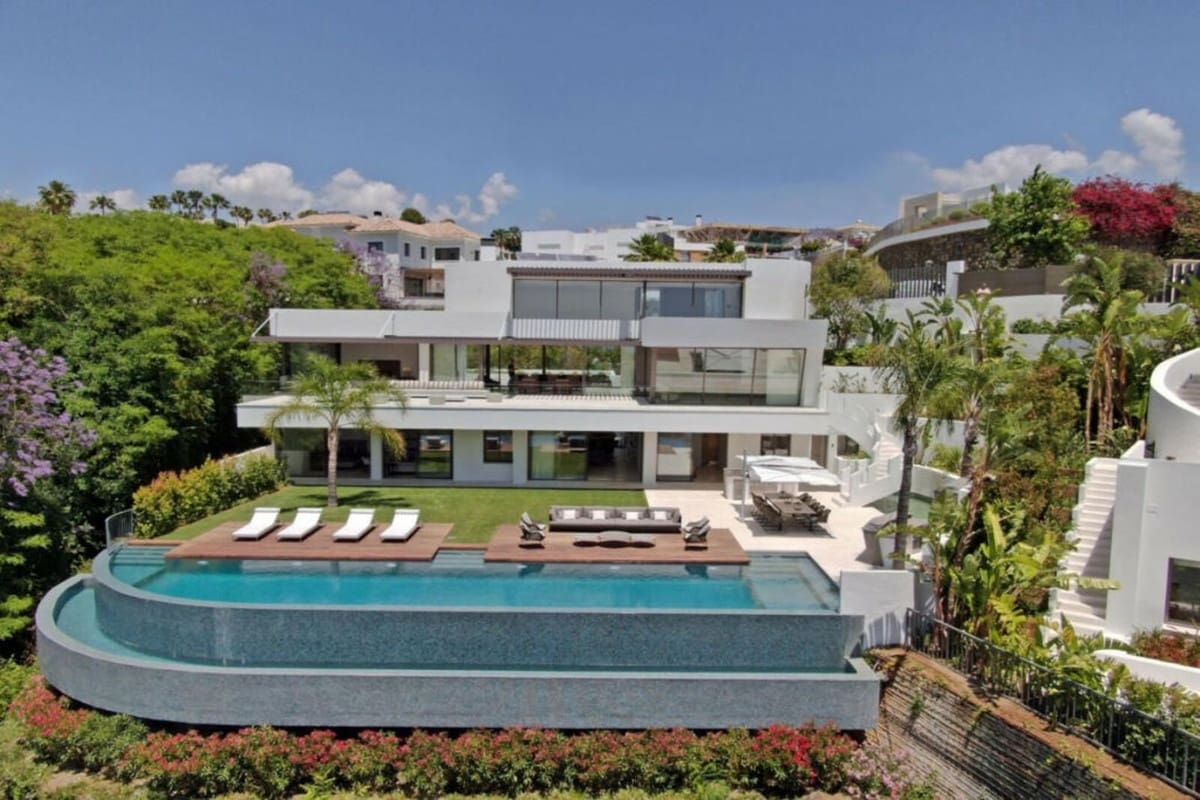 6 Zimmer Villa zu verkaufen in La Quinta mit Pool - 6.450.000 € (Ref: 9920980)
