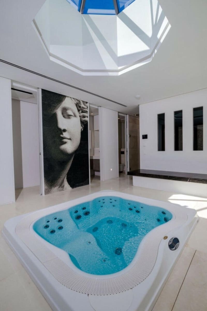6 Zimmer Villa zu verkaufen in La Quinta mit Pool - 6.450.000 € (Ref: 9920980)