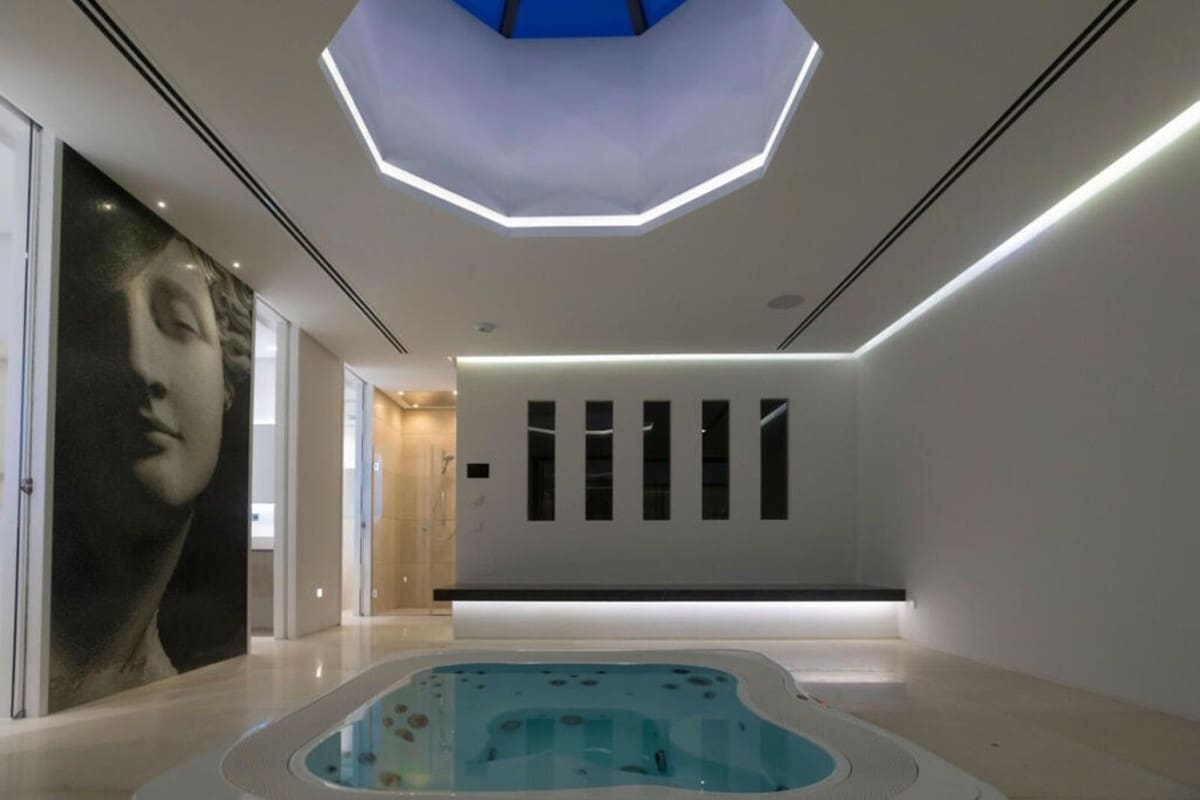 6 Zimmer Villa zu verkaufen in La Quinta mit Pool - 6.450.000 € (Ref: 9920980)