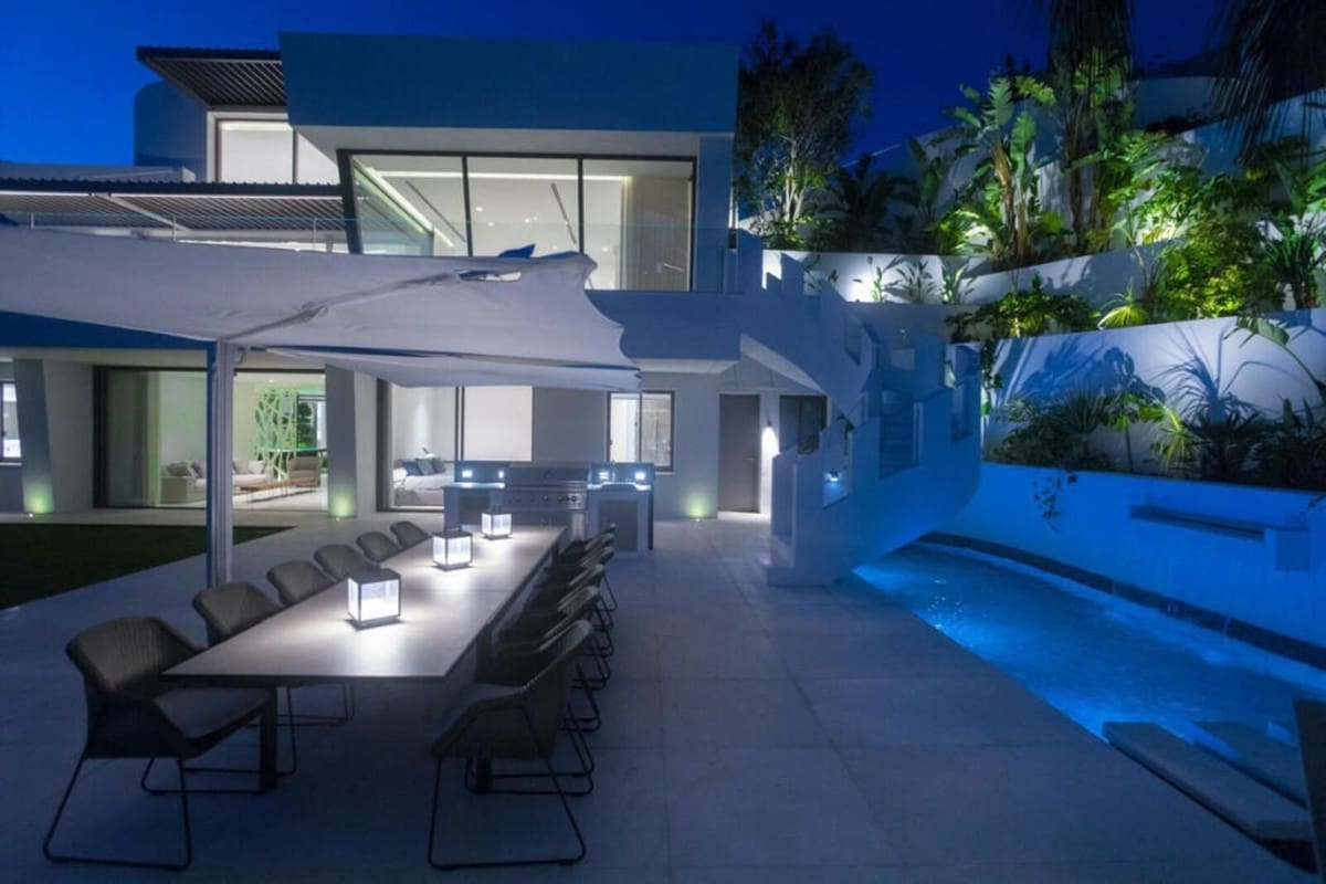 6 Zimmer Villa zu verkaufen in La Quinta mit Pool - 6.450.000 € (Ref: 9920980)