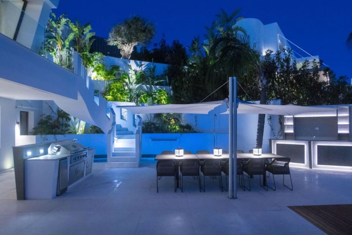 6 Zimmer Villa zu verkaufen in La Quinta mit Pool - 6.450.000 € (Ref: 9920980)