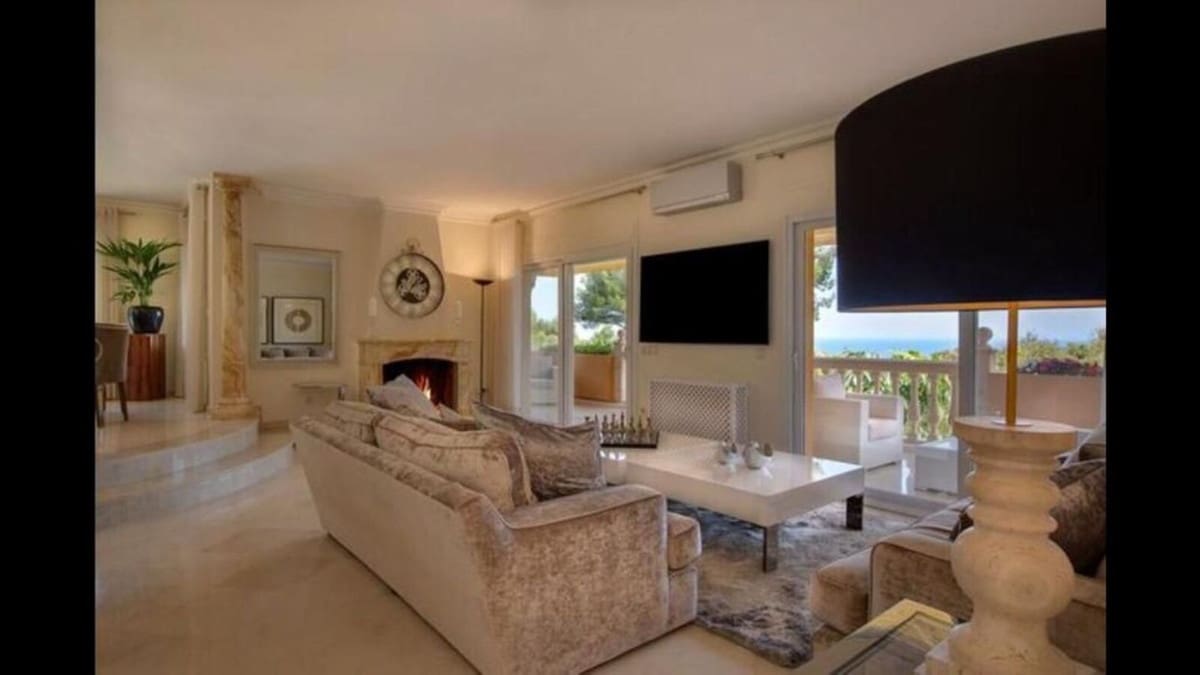 6 slaapkamer Villa voor vakantieverhuur in Golden Mile met zwembad garage - € 10.000 (Ref: 9920981)