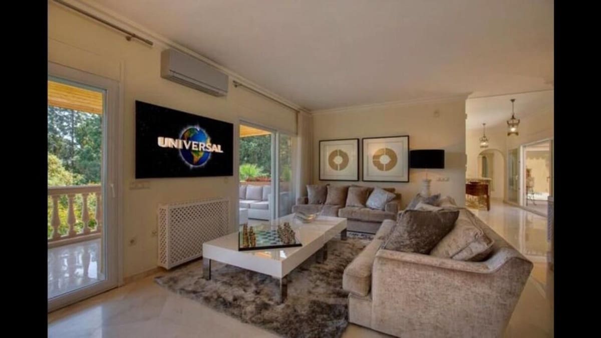 6 slaapkamer Villa voor vakantieverhuur in Golden Mile met zwembad garage - € 10.000 (Ref: 9920981)