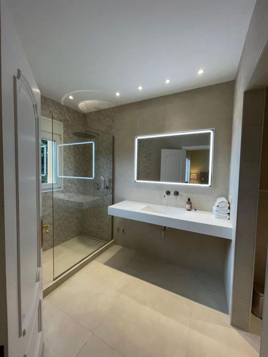 6 slaapkamer Villa voor vakantieverhuur in Golden Mile met zwembad garage - € 10.000 (Ref: 9920981)